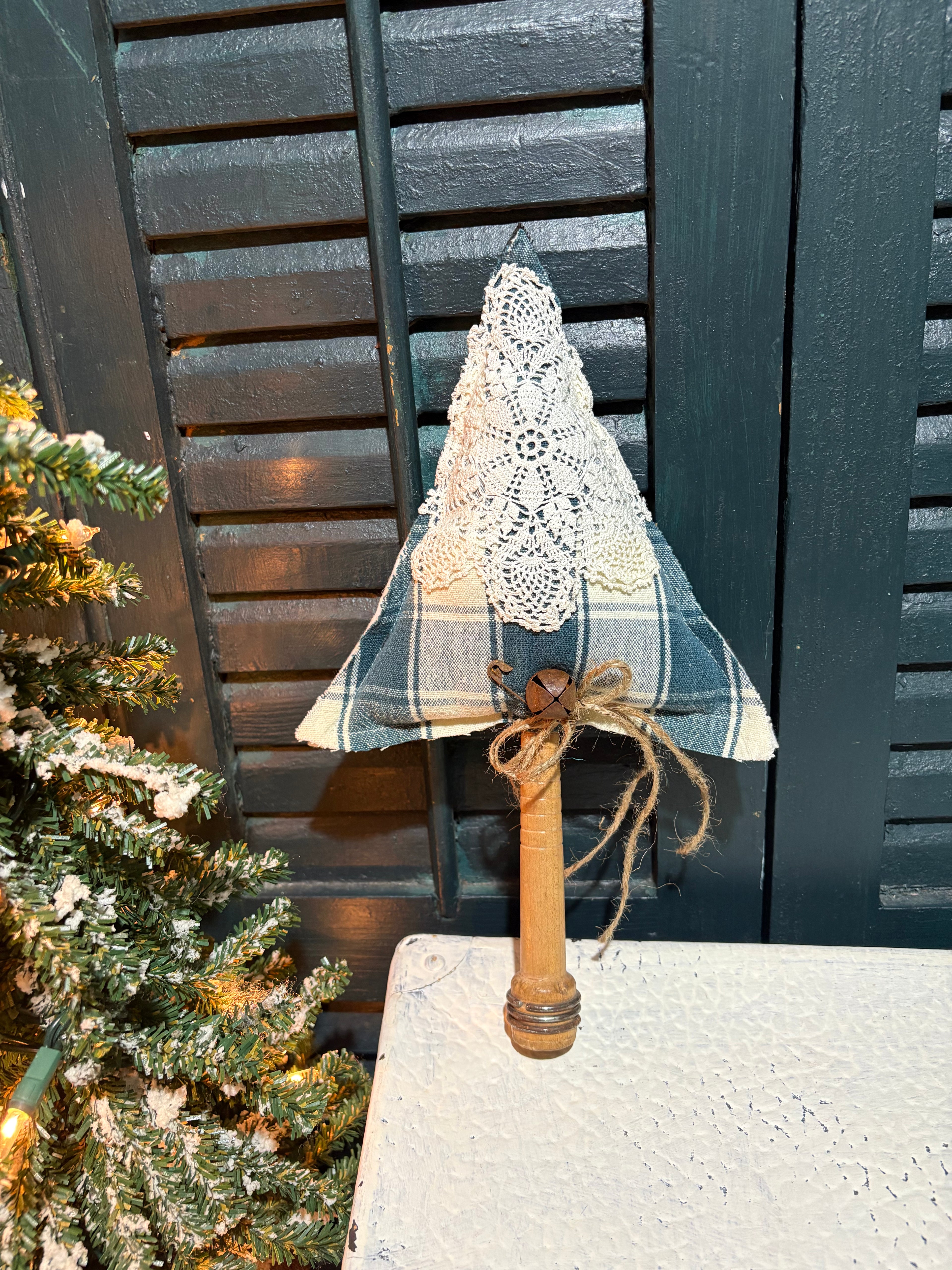 Vintage Doily Green Plaid Tree