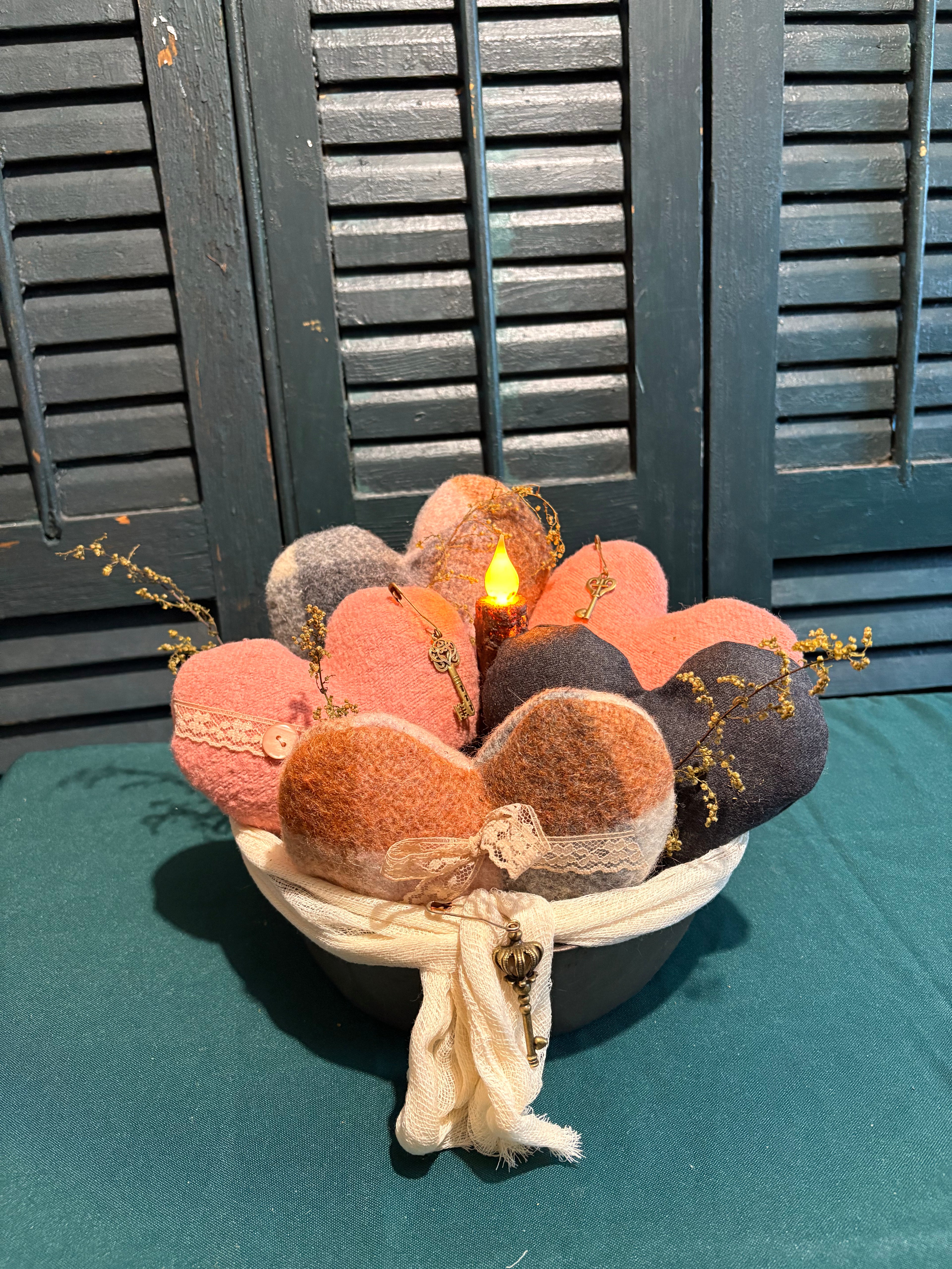 Vintage Metal Bundt Pan Primitive Wool Hearts Gathering